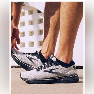 Brooks Ghost 15 Men’s Running Shoes Black and White Athletic Cushion Sneakers